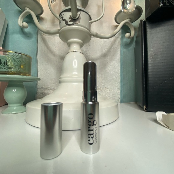 Makeup - Picture 6 of 8